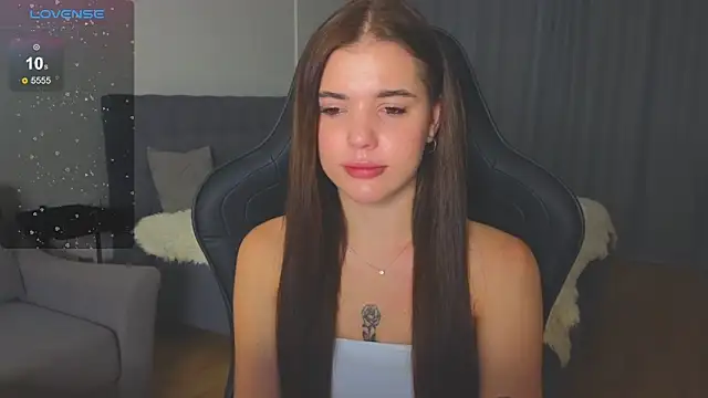 adrianawow1 online show from September 30, 2025, 11:32 pm