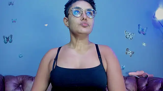 Kaira mosse online show from November 26, 2025, 11:55 am