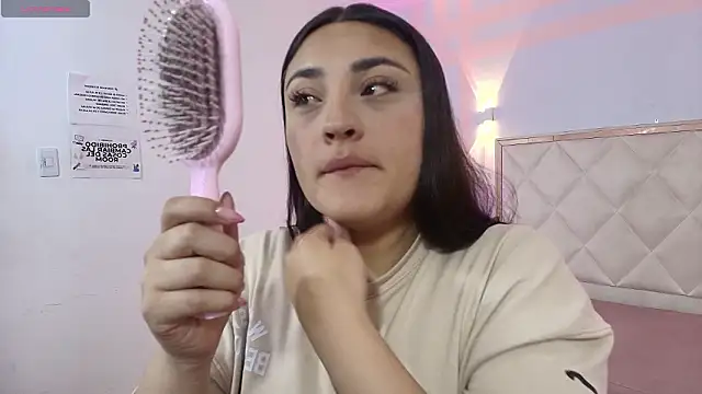 Snapshot of Brendda_tay chatting on February 18, 2026, 3:35 am Brendda tay online show from February 18, 2026, 3:35 am