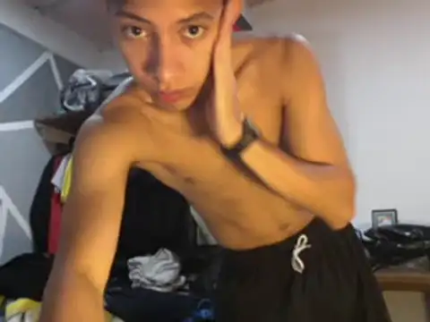 Snapshot of ferchitibellako chatting on December 15, 2024, 8:25 pm ferchitibellako online show from December 15, 2024, 8:25 pm