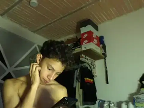 Snapshot of ferchitibellako chatting on November 5, 2025, 4:12 am ferchitibellako online show from November 5, 2025, 4:12 am