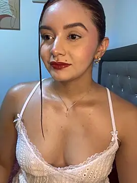 Snapshot of Melanyprada chatting on May 12, 2026, 5:26 am Melanyprada online show from May 12, 2026, 5:26 am