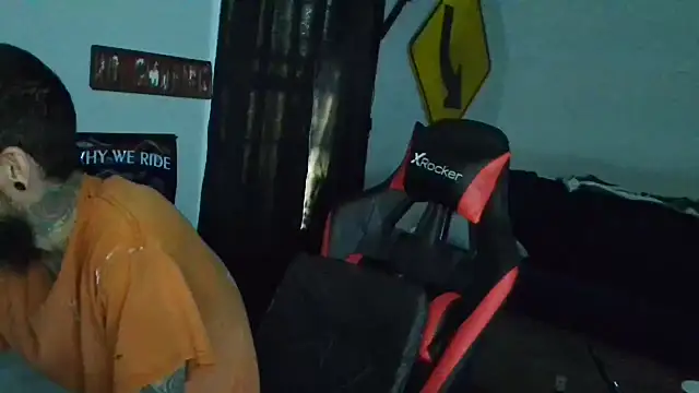 Snapshot of XMeF10 chatting on February 23, 2025, 9:05 pm XMeF10 online show from February 23, 2025, 9:05 pm