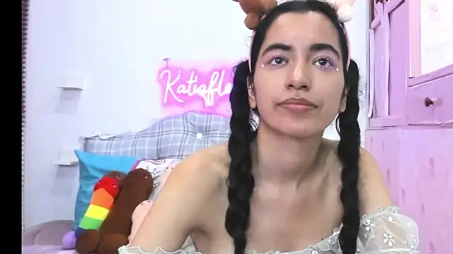 Snapshot of Katiaflex chatting on February 6, 2025, 2:22 am Katiaflex online show from February 6, 2025, 2:22 am