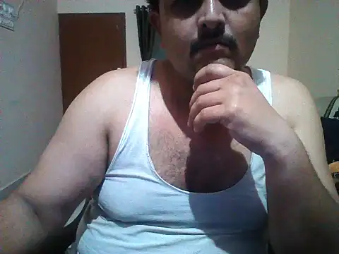 Akhil3290 online show from May 13, 2026, 6:05 pm