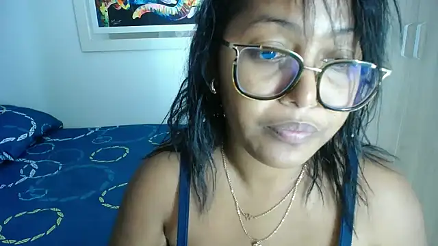miajoseph  online show from January 20, 2025, 7:15 am