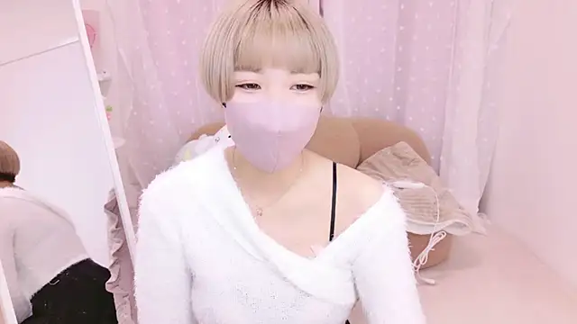 ICHIGOchan  online show from December 28, 2024, 9:42 am