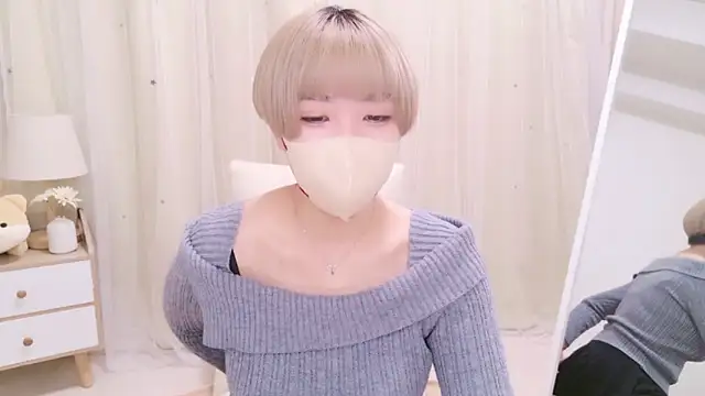 ICHIGOchan  online show from January 2, 2025, 9:43 am