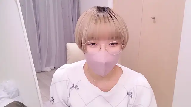 ICHIGOchan  online show from January 12, 2025, 10:12 am