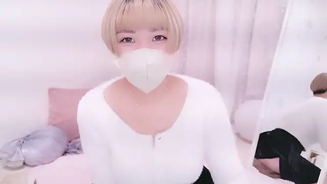 ICHIGOchan  online show from January 29, 2025, 12:24 pm