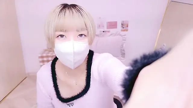 ICHIGOchan  online show from January 30, 2025, 12:06 pm