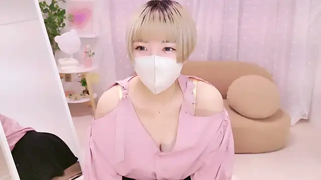 ICHIGOchan  online show from February 2, 2025, 10:13 am