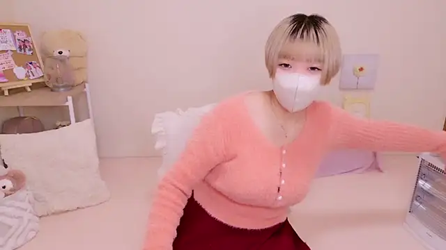 ICHIGOchan  online show from February 7, 2025, 12:06 pm