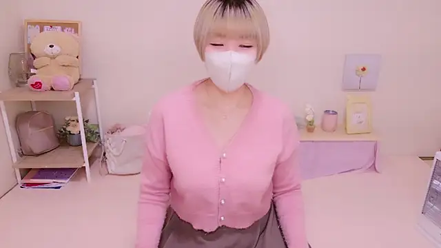 ICHIGOchan  online show from February 18, 2025, 12:06 pm