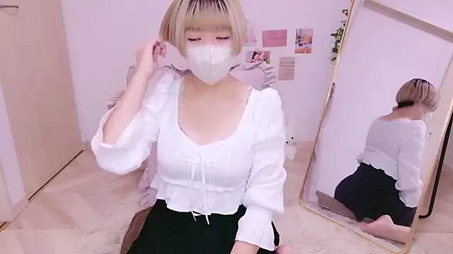 ICHIGOchan  online show from February 25, 2025, 12:03 pm