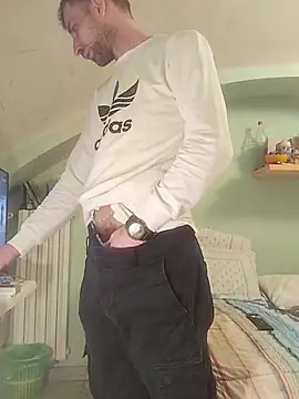 Snapshot of Davlupweed93 chatting on April 2, 2026, 9:40 am Davlupweed93 online show from April 2, 2026, 9:40 am