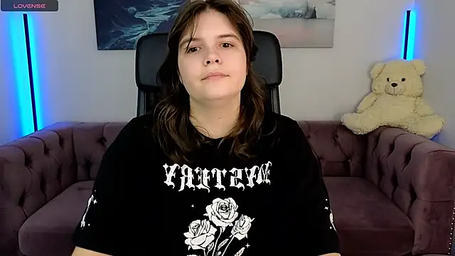 Ruyjin Choi online show from November 4, 2025, 10:25 am