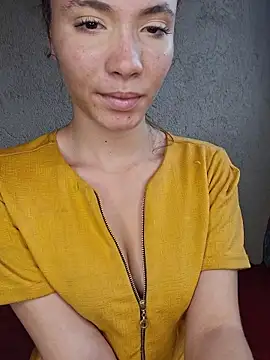 HelenHoltz online show from November 15, 2025, 6:26 pm