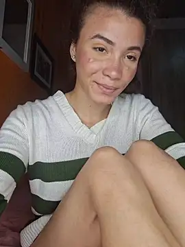 HelenHoltz online show from May 2, 2026, 2:49 am