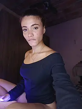 HelenHoltz online show from June 17, 2026, 2:51 pm