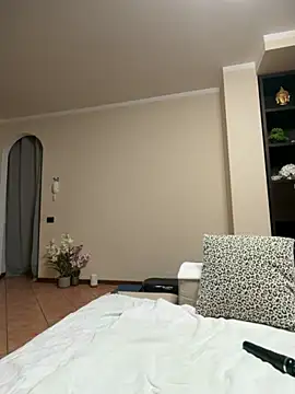 Snapshot of MichelleCara chatting on November 5, 2025, 7:52 am MichelleCara online show from November 5, 2025, 7:52 am