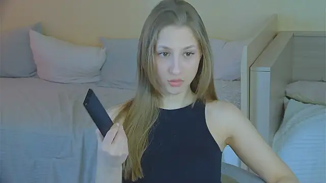 BritneyCruze online show from March 18, 2026, 9:45 am