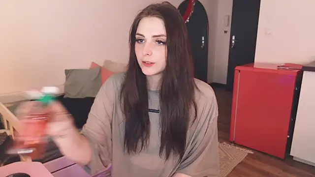 ce leste   online show from November 17, 2025, 5:08 pm