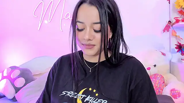 Snapshot of MaddyParisi chatting on December 4, 2024, 9:18 am MaddyParisi online show from December 4, 2024, 9:18 am