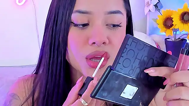 Snapshot of MaddyParisi chatting on January 29, 2025, 6:43 am MaddyParisi online show from January 29, 2025, 6:43 am