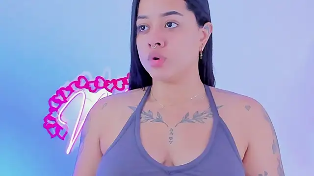 Snapshot of MaddyParisi chatting on February 16, 2025, 5:04 pm MaddyParisi online show from February 16, 2025, 5:04 pm