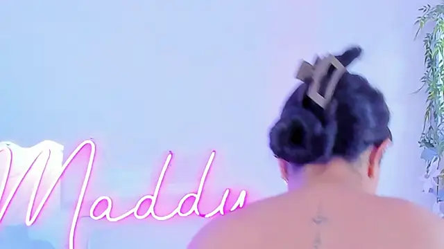 Snapshot of MaddyParisi chatting on March 8, 2025, 7:31 pm MaddyParisi online show from March 8, 2025, 7:31 pm