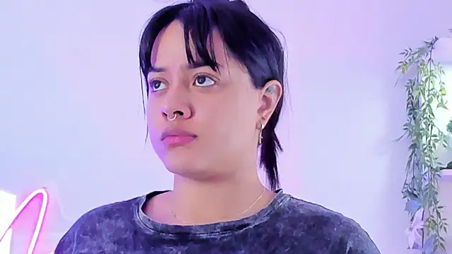 Snapshot of MaddyParisi chatting on March 21, 2025, 4:28 am MaddyParisi online show from March 21, 2025, 4:28 am