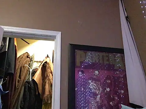 Highfrog1 online show from October 24, 2025, 5:15 am