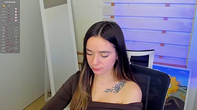 Snapshot of Bella_XO chatting on December 7, 2024, 2:24 pm Bella XO online show from December 7, 2024, 2:24 pm
