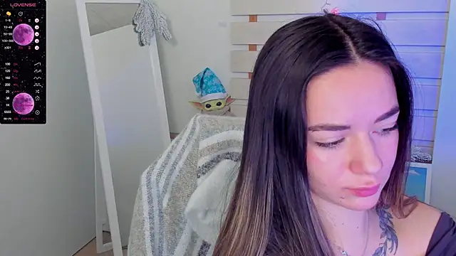 Snapshot of Bella_XO chatting on December 13, 2024, 8:09 am Bella XO online show from December 13, 2024, 8:09 am