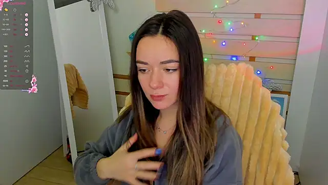Snapshot of Bella_XO chatting on December 27, 2024, 4:54 pm Bella XO online show from December 27, 2024, 4:54 pm
