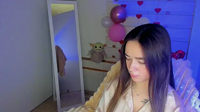 Snapshot of Bella_XO chatting on March 13, 2025, 1:50 pm Bella XO online show from March 13, 2025, 1:50 pm