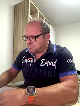 Snapshot of coupleLatinaLovers chatting on September 19, 2025, 4:47 am coupleLatinaLovers online show from September 19, 2025, 4:47 am