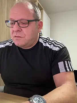 coupleLatinaLovers online show from February 18, 2026, 7:26 am