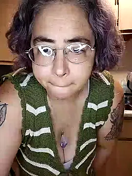 Snapshot of GraceHenderson chatting on December 28, 2024, 1:18 am GraceHenderson online show from December 28, 2024, 1:18 am