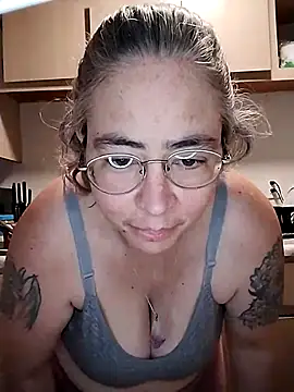 Snapshot of GraceHenderson chatting on February 12, 2025, 9:54 pm GraceHenderson online show from February 12, 2025, 9:54 pm