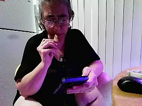 Snapshot of GraceHenderson chatting on March 14, 2025, 10:38 pm GraceHenderson online show from March 14, 2025, 10:38 pm