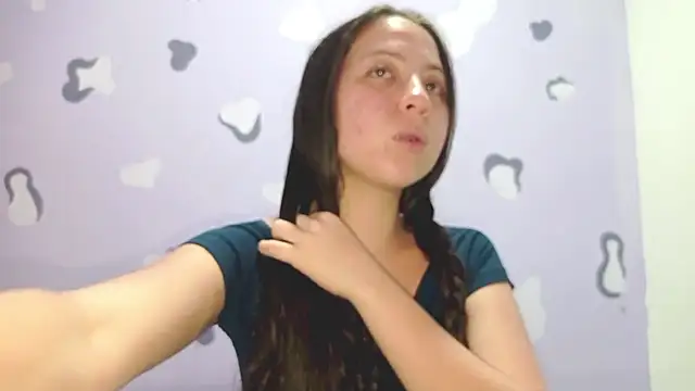 Snapshot of PetiteIvoryQueen19 chatting on December 5, 2024, 6:21 am PetiteIvoryQueen19 online show from December 5, 2024, 6:21 am