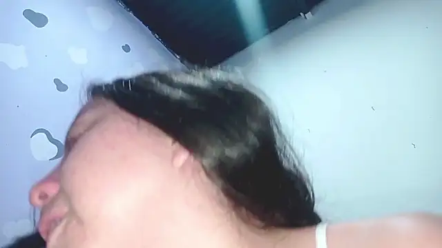 Snapshot of PetiteIvoryQueen19 chatting on January 18, 2025, 4:37 am PetiteIvoryQueen19 online show from January 18, 2025, 4:37 am