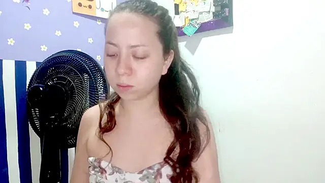 PetiteIvoryQueen19 online show from August 1, 2026, 7:29 am