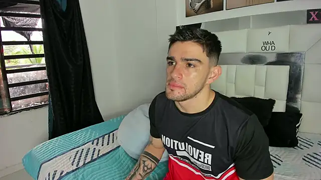 Sexy Alejandro  online show from December 6, 2024, 12:16 pm