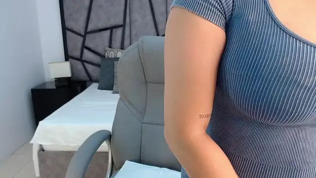 Snapshot of adhara_cortez chatting on March 31, 2026, 8:20 pm adhara cortez online show from March 31, 2026, 8:20 pm