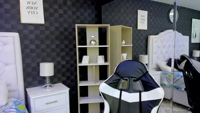 Snapshot of rave_connor chatting on December 5, 2024, 7:06 pm rave connor online show from December 5, 2024, 7:06 pm