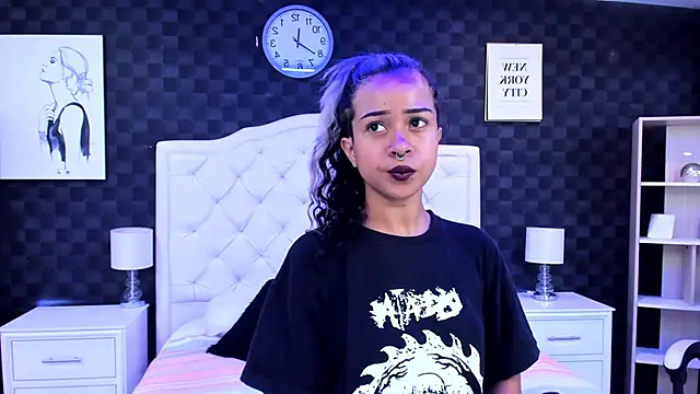 Snapshot of rave_connor chatting on December 9, 2024, 7:07 pm rave connor online show from December 9, 2024, 7:07 pm