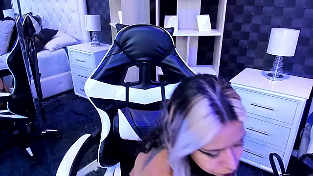 Snapshot of rave_connor chatting on December 30, 2024, 6:49 pm rave connor online show from December 30, 2024, 6:49 pm